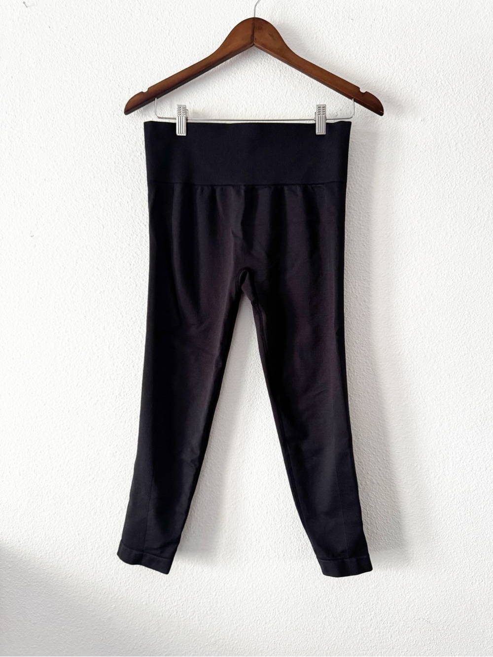 Anybody Black High-Waist Athleisure Leggings Ribbed Detail XL Minimalist Chic - Picture 2 of 13